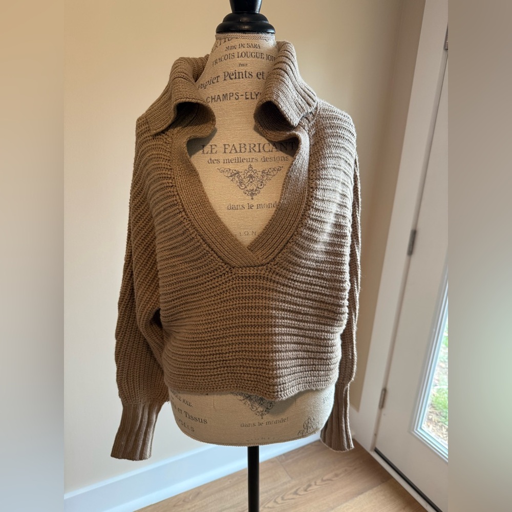 NA-KD Tan V-Neck Sweater‎